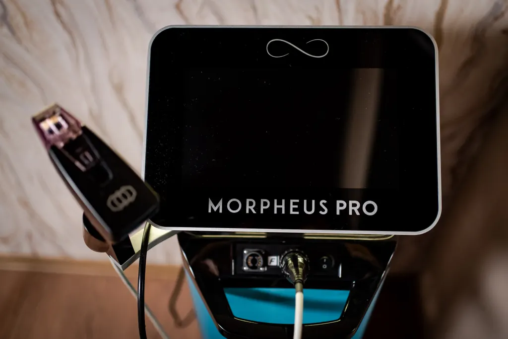 Aparatul Morpheus8 Pro
