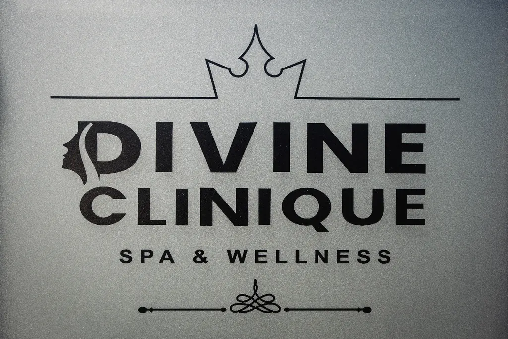 Logo-ul Divine Clinique Spa & Wellness